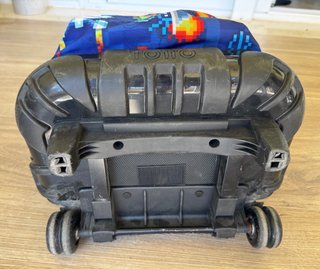 Mochila Totto con carro y diseño espacial