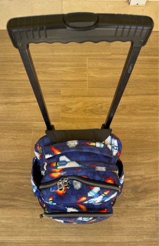 Mochila Totto con carro y diseño espacial