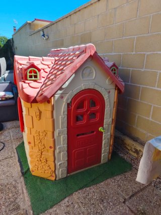 Casita infantil de plástico