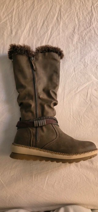 Botas marrones con pelo y cremallera