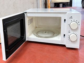 Microondas Taurus Compacto 700W 23L