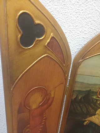 Antiguo tríptico religioso