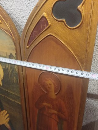 Antiguo tríptico religioso