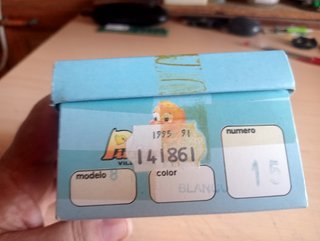 Patucos niña blancos con lazo y caja