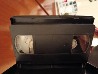 4 VHS: Philadelphia, Titanic, Marx Brothers
