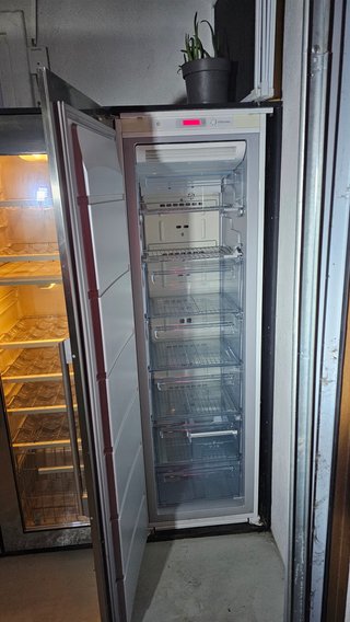 Frigorífico, Cava y Congelador. Electrolux