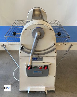 LAMINADORA DE MASAS