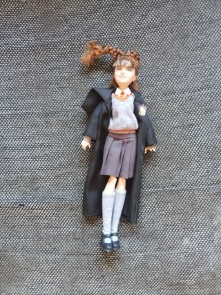 Muñeca Hermione Harry Potter tipo Barbie