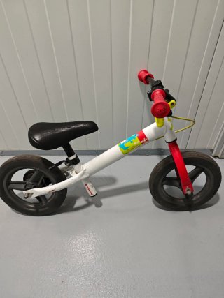 Bicicleta de equilibrio infantil