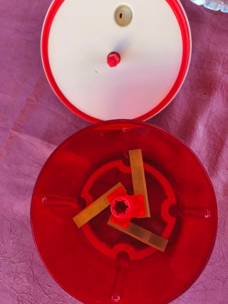 Picadora manual roja tupperware