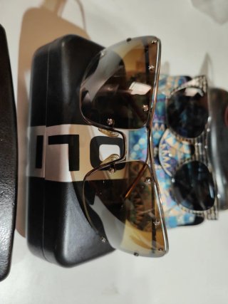Gafas l  diversas gafas de sol de farmacia