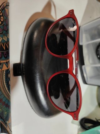 Gafas l  diversas gafas de sol de farmacia