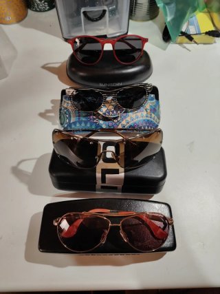 Gafas l  diversas gafas de sol de farmacia