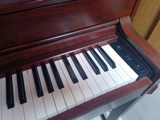 Piano Digital Yamaha Clavinova CLP-535M + banqueta
