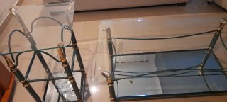 Mesita auxiliar cristal y metal dorado