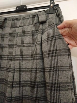 Pantaloni a quadri grigi