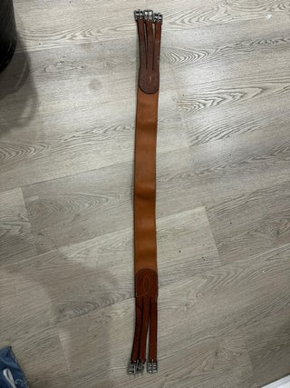 Cincha de cuero para montura