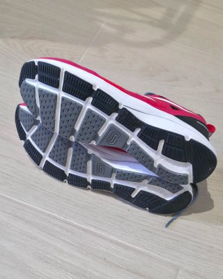 Zapatillas deportivas Kalenji rojas y negras
