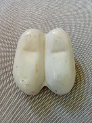Zoccoli souvenir in ceramica decorati a mano