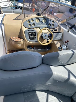 Barco Sessa Marine S32 (2008)