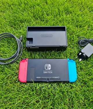 ¡IMPECABLE!Nintendo SwitchV2 Azul/Rojo+Accesorios