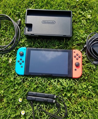 ¡IMPECABLE!Nintendo SwitchV2 Azul/Rojo+Accesorios