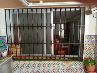 Puerta y ventana hierro forjado