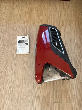 Aspirador Miele Rojo(precio negociable)