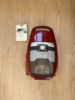 Aspirador Miele Rojo(precio negociable)