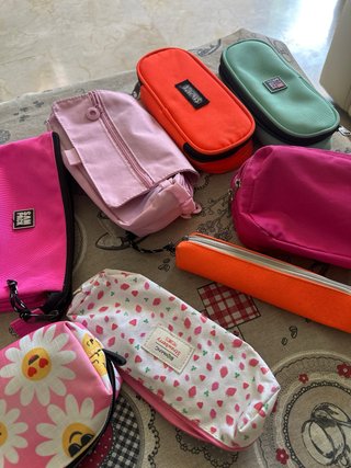 Estuche Oh my Pop! flores y emojis