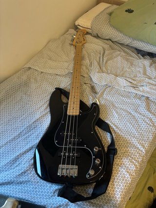 Pack Bajo Squier Affinity + Amplificador Fender