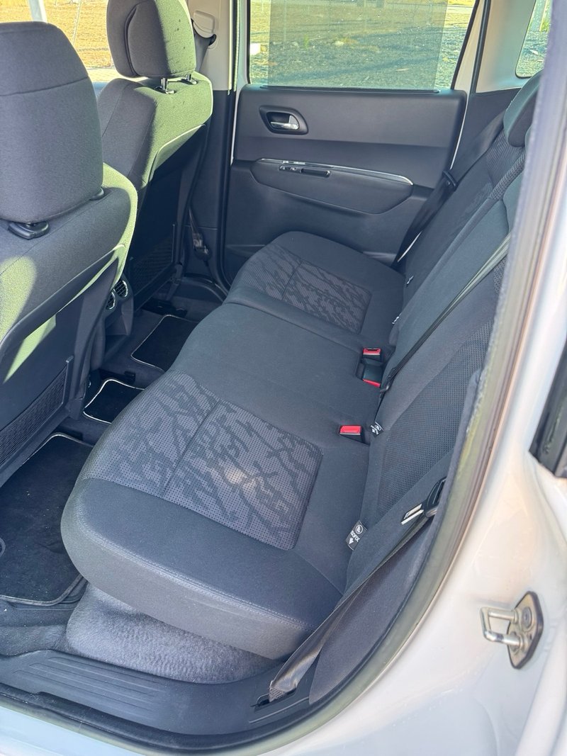 Peugeot 3008 1.6 HDI Allure 2013, foto 15