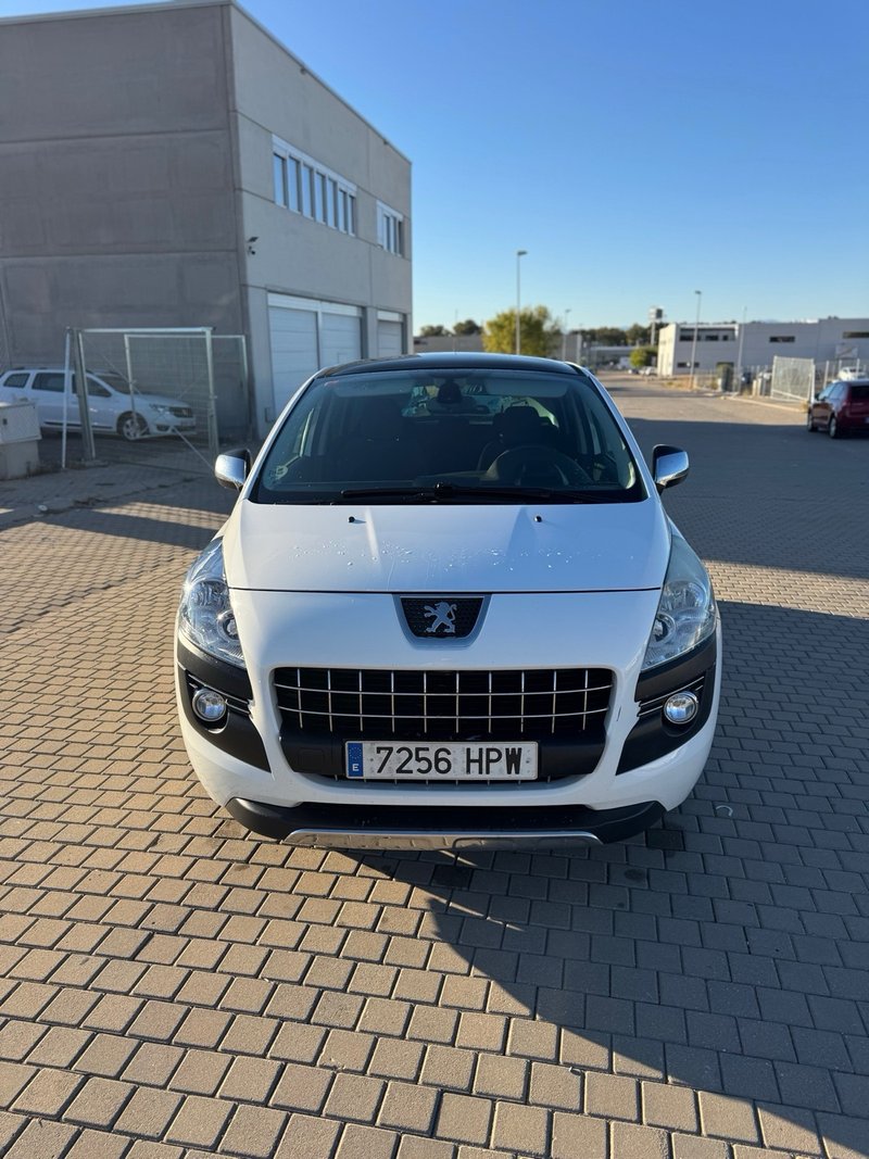 Peugeot 3008 1.6 HDI Allure 2013, foto 2