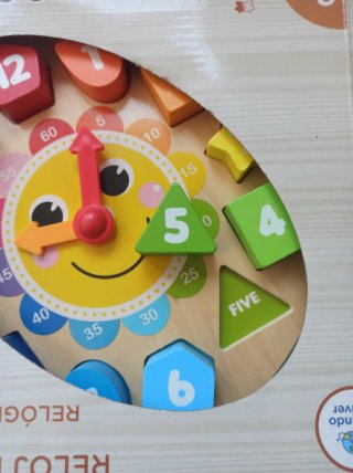 Reloj de madera para niños