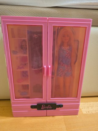 Maletín Armario Barbie con Muñeca
