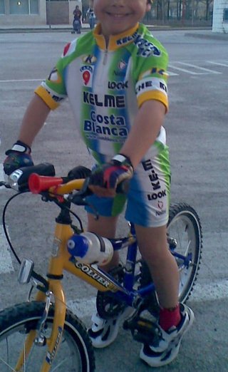 Conjunto completo ciclismo KELME - INFANTIL