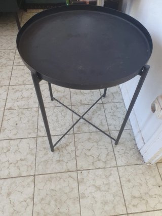 Mesa auxiliar redonda negra extraíble