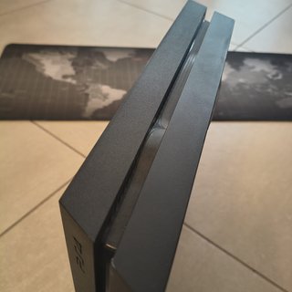 PS4 Fat + 3 Controller + Cavo 8K e Accessori XL