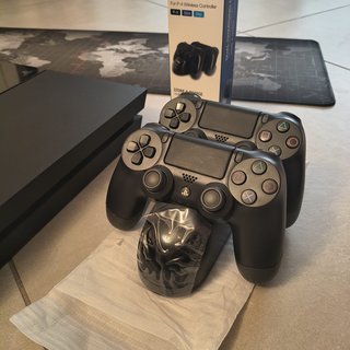 PS4 Fat + 3 Controller + Cavo 8K e Accessori XL