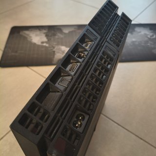 PS4 Fat + 3 Controller + Cavo 8K e Accessori XL