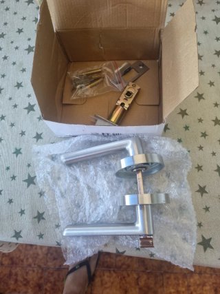 Maneta de puerta interior con llave