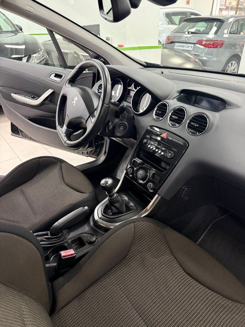 Peugeot 308 2013, foto 13