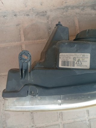 Faros Peugeot 607 (2000)