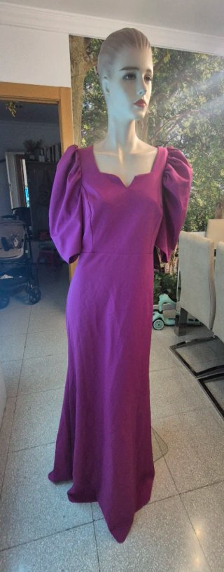Vestido Morado Largo con Mangas Abullonadas