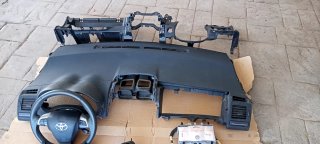 Salpicadero y  Airbags Toyota auris híbrido e150