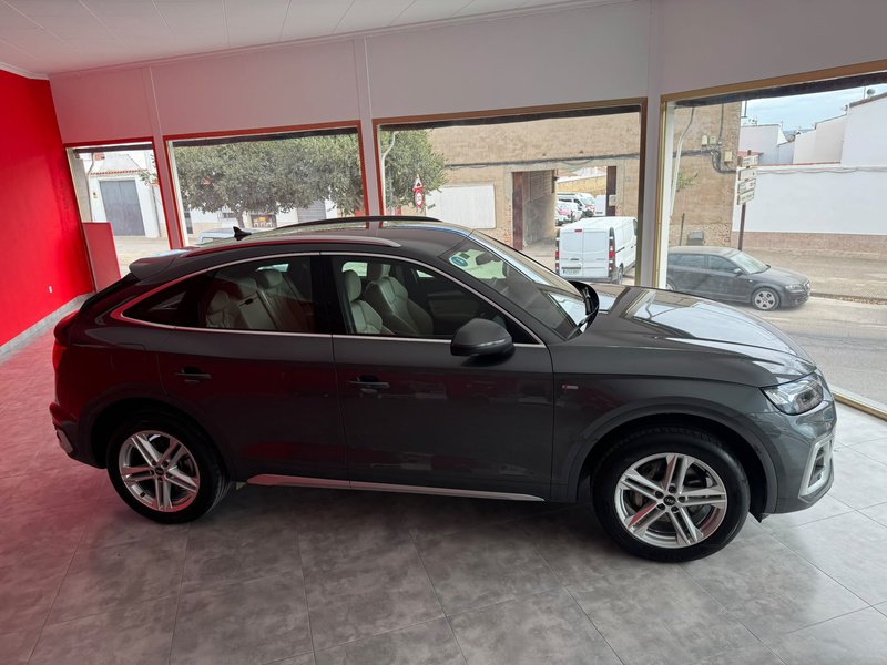 Audi Q5 2022, foto 6