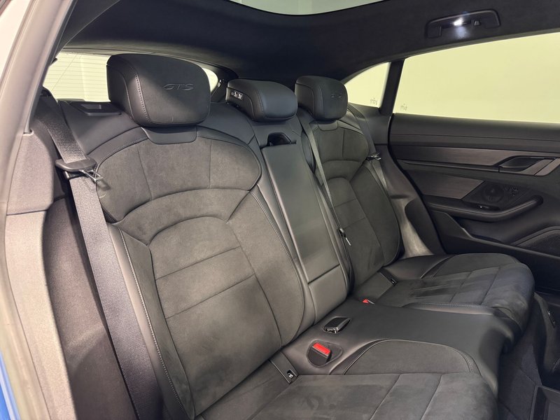 Porsche Taycan 2022, foto 35