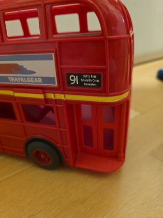 Autobús Rojo Cars
