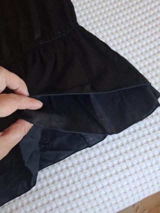 Vestido negro seda con pedrería estilo boho