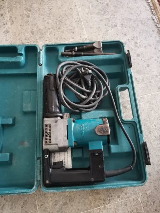 Martillo Makita con cinceles